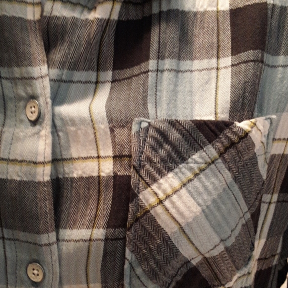 Woolrich button down - Picture 3 of 4